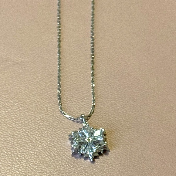 Swarovski crystal Snowflake pendant chain Magic Snowflake, Rhodium plated silver - Picture 5 of 15